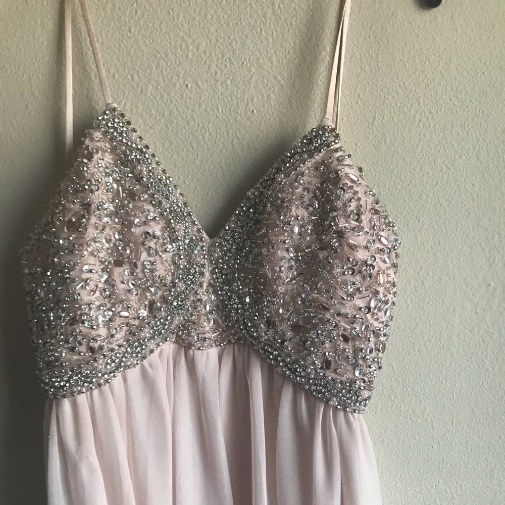 Prom dress!! - Picture 2 of 6